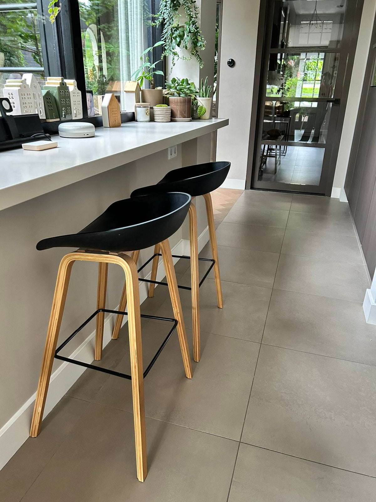 Prachtige barkrukken Hay About a stool zwart/ eikenhout, Huis en Inrichting, Barkrukken, Ophalen, Gebruikt