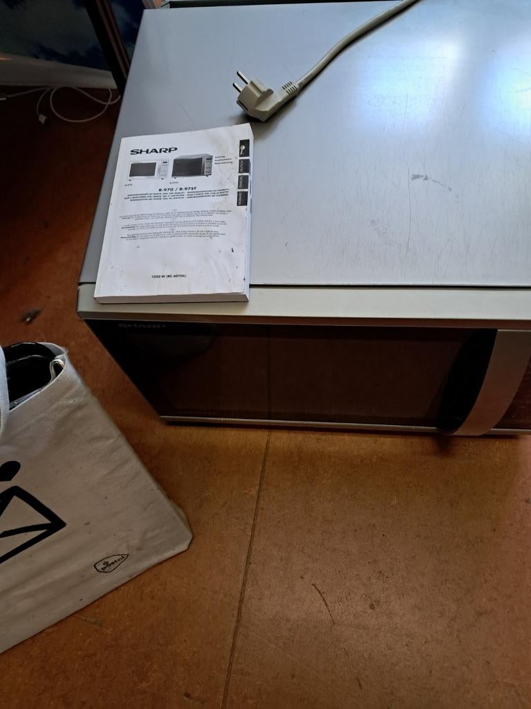 Sharp R-971INW combimagnetron, Witgoed en Apparatuur, Magnetrons, Combimagnetron, Crisp, 60 cm of meer, Nieuw
