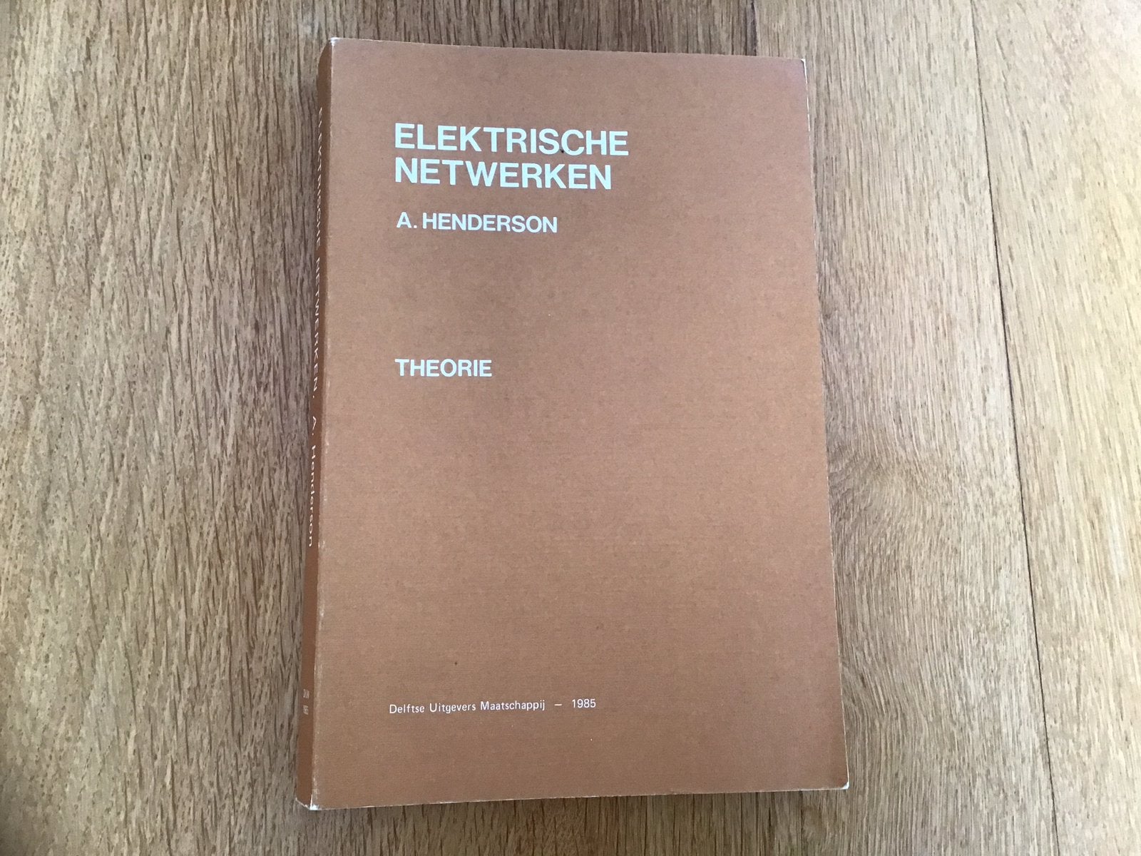 Elektrische netwerken ,theorie, door A Henderson, Boeken, Ophalen of Verzenden, Gelezen, HBO