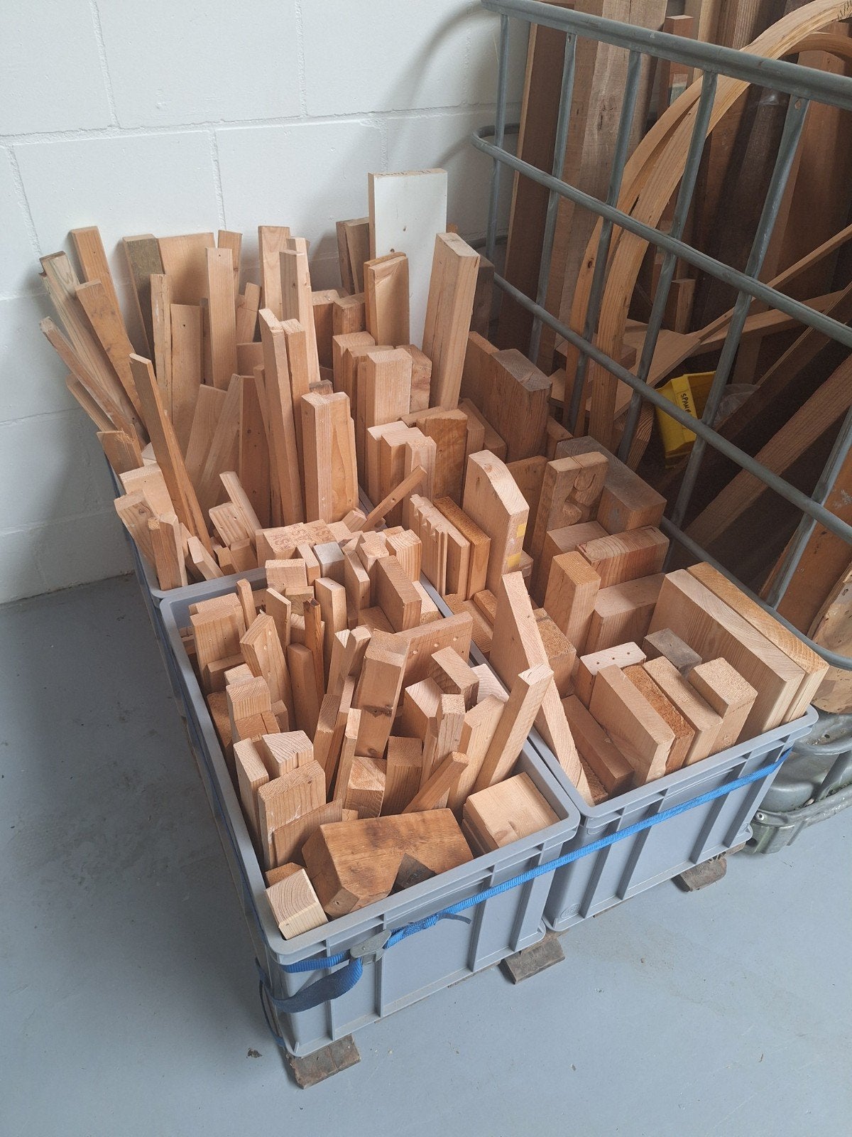 Diverse stukken vurenhout. Handig voor van alles en nogwat, Ophalen, 50 mm of meer, Minder dan 200 cm, Vuren