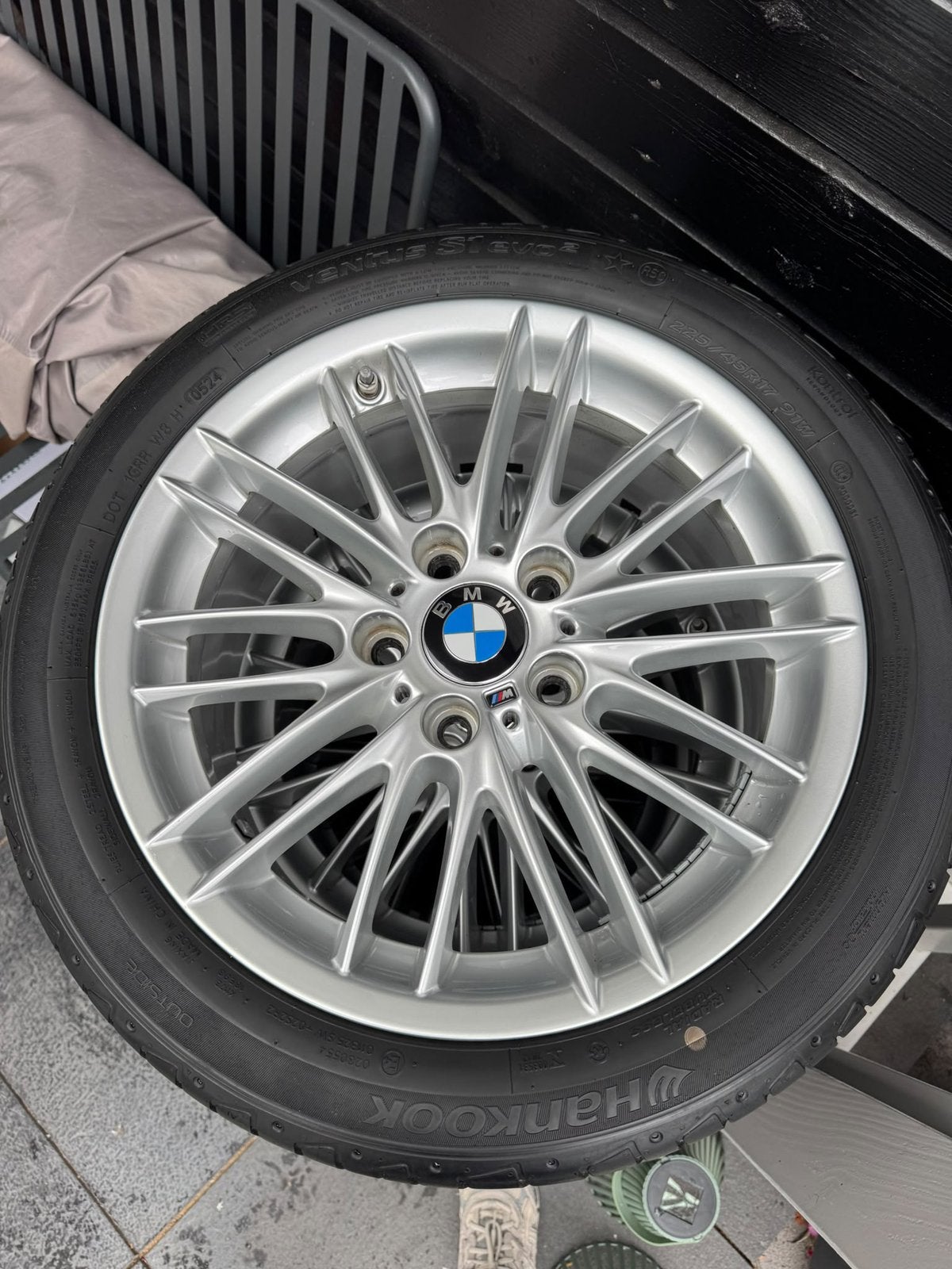 Originele BMW 17 inch velgen + Hankook 225/45 R17 banden, Ophalen, 17 inch, Zomerbanden, 225 mm