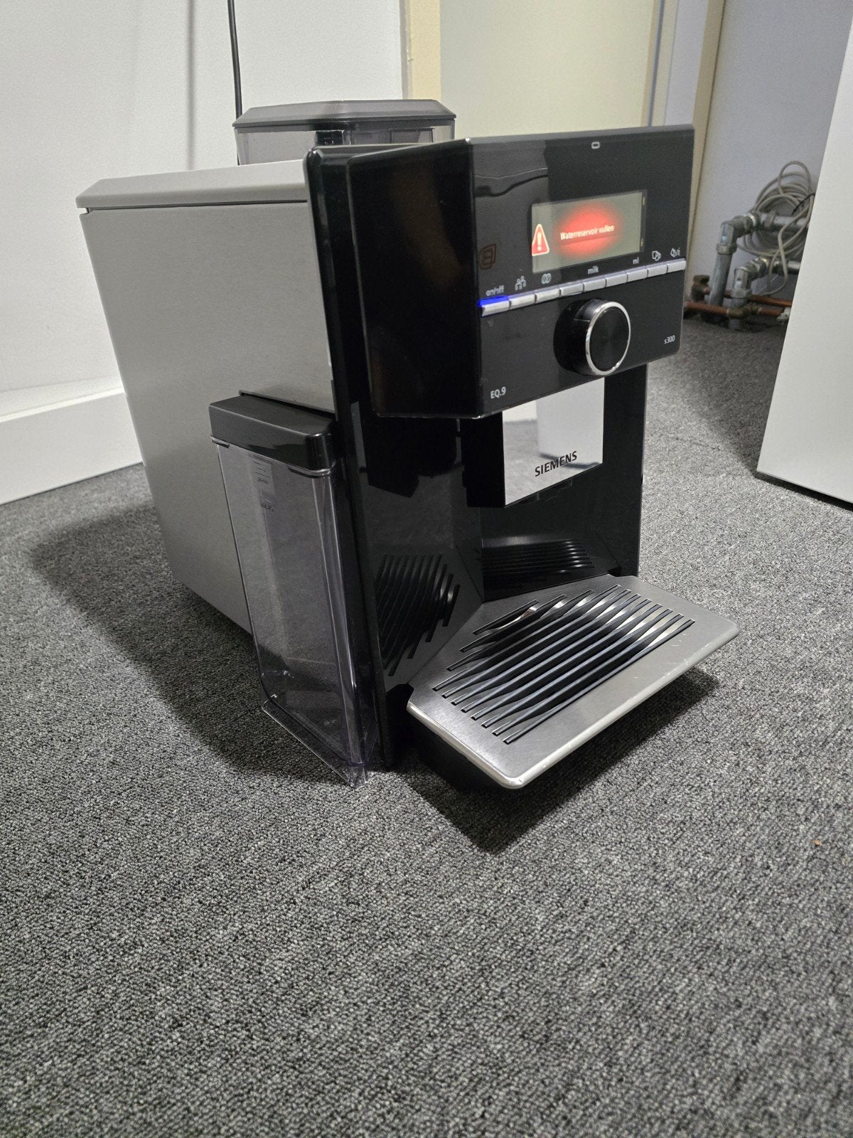 Siemens EQ9 s300 Koffiemachine - Waterreservoir defect, Ophalen of Verzenden, Zo goed als nieuw