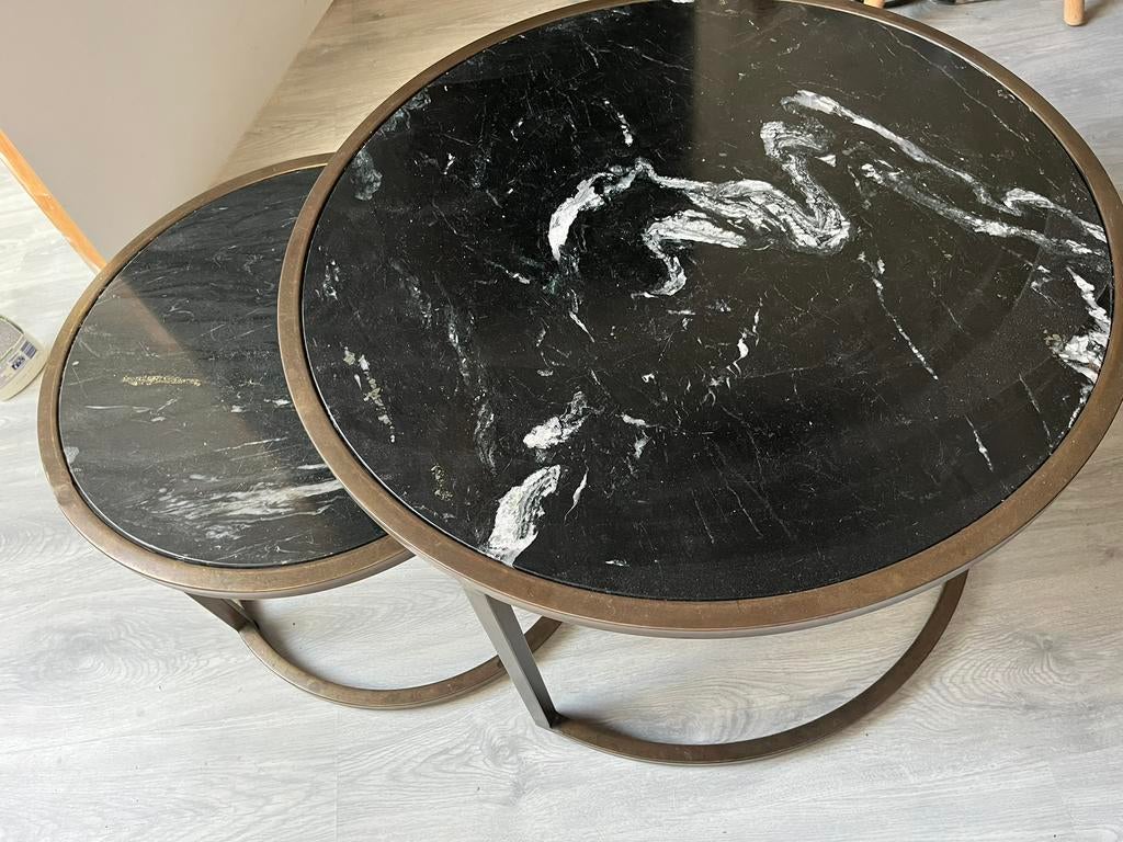 2 salon tafeltjes marmer, Huis en Inrichting, Woonaccessoires | Schalen en Manden, Ophalen, Gebruikt, Rond, Riet