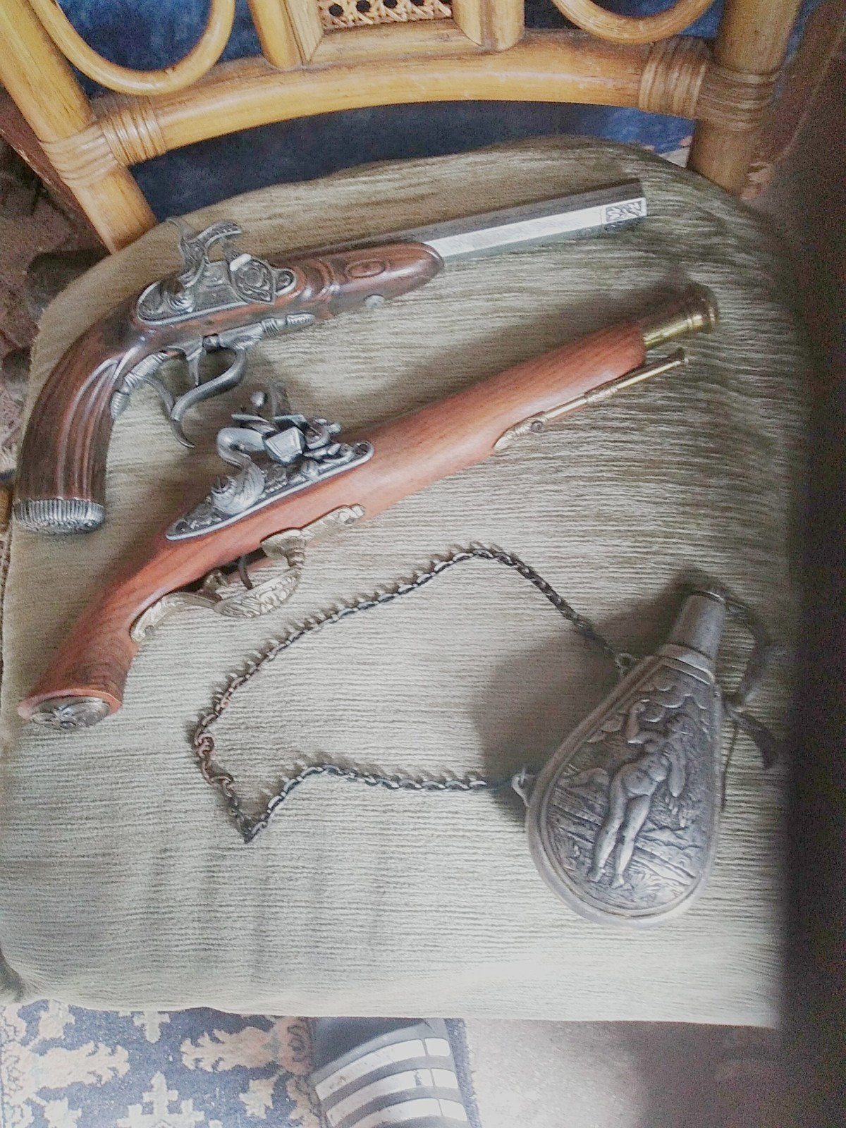 Percussie pistols met buskruit dispenser, Ophalen of Verzenden