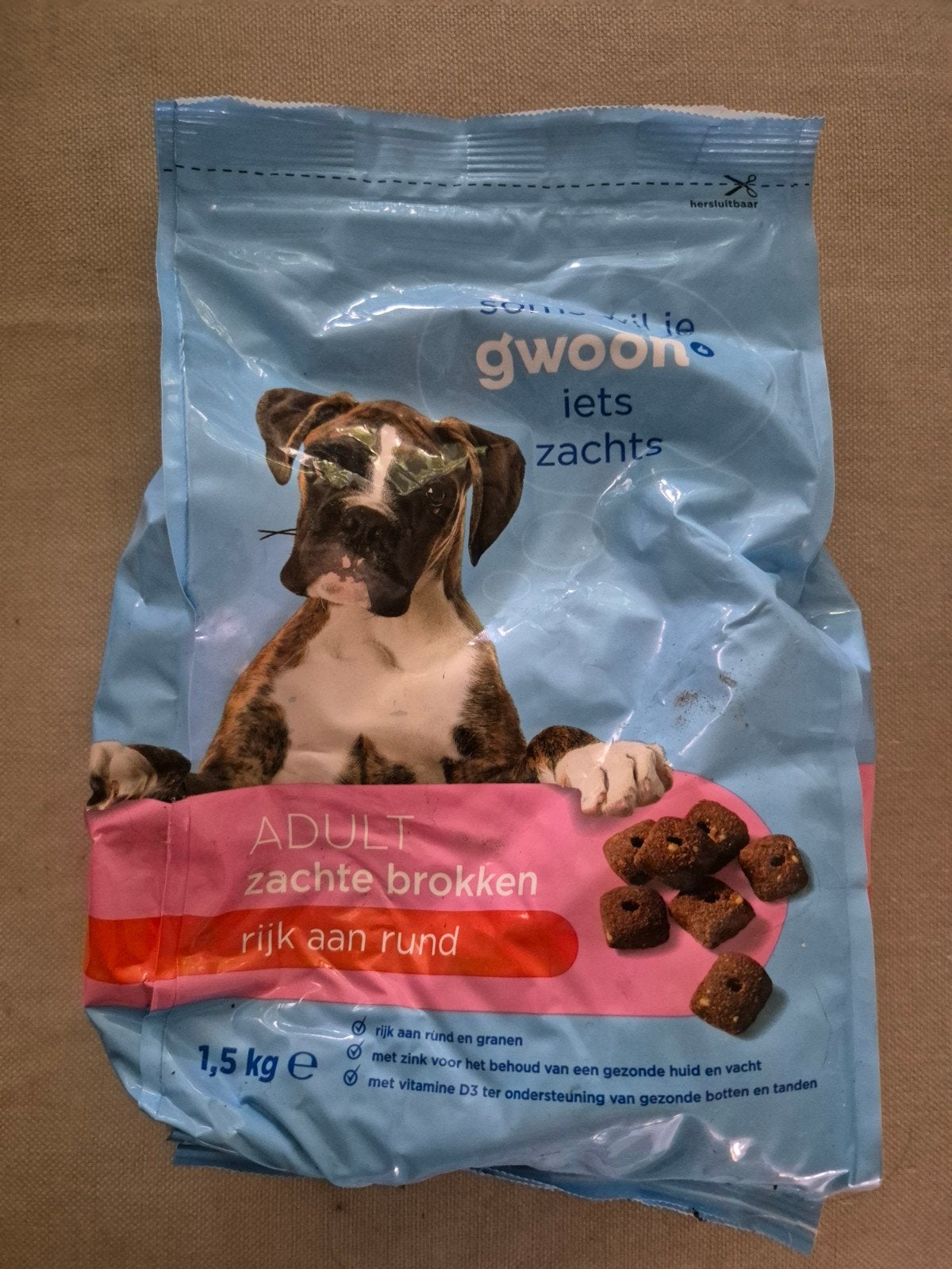Hondenbrokken en varkensoren GRATIS, Ophalen, Hond