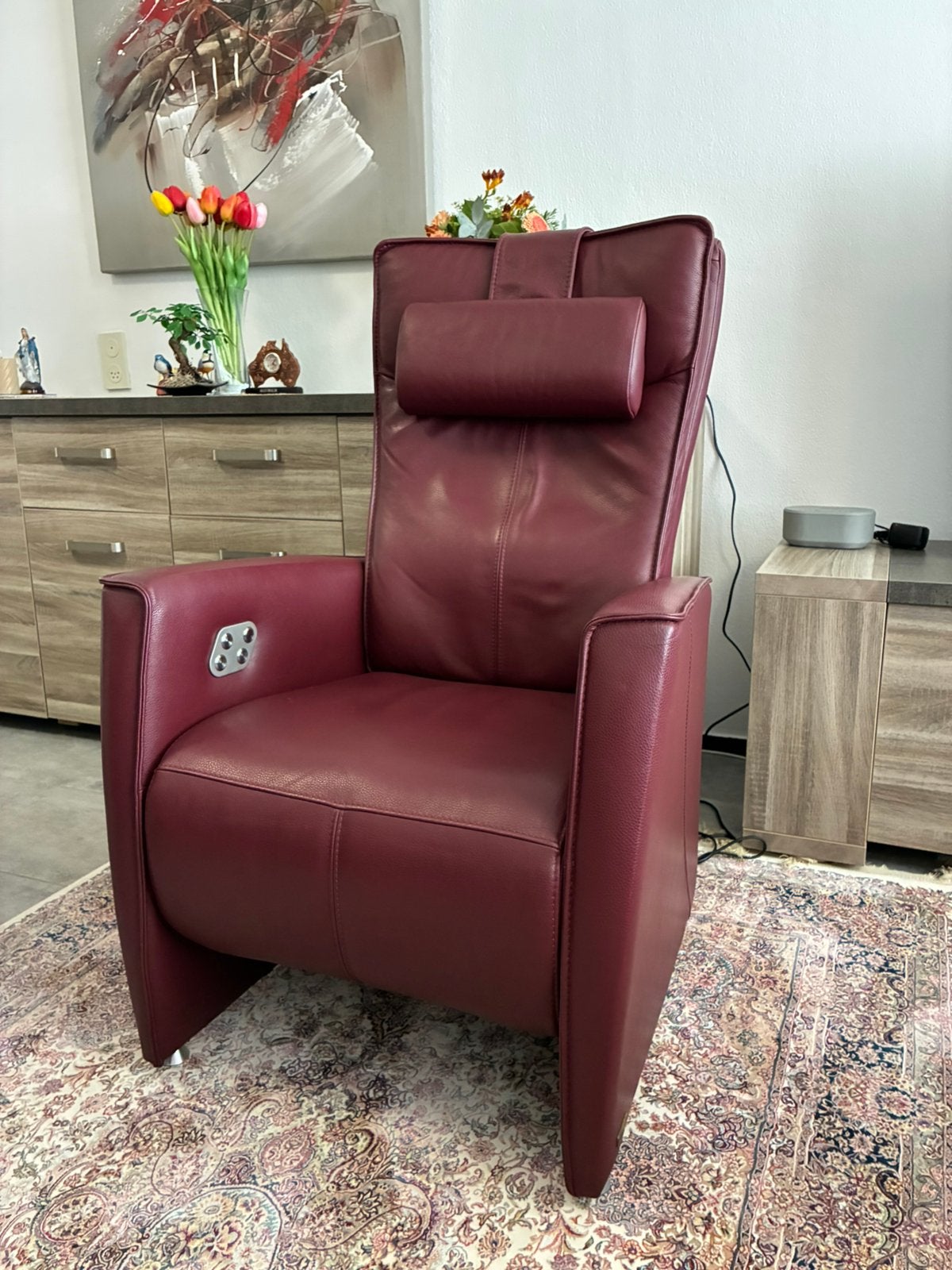 Te koop Elektrische prominent relaxstoel, leer, Huis en Inrichting, Fauteuils, Ophalen, Minder dan 75 cm, Leer, Zo goed als nieuw
