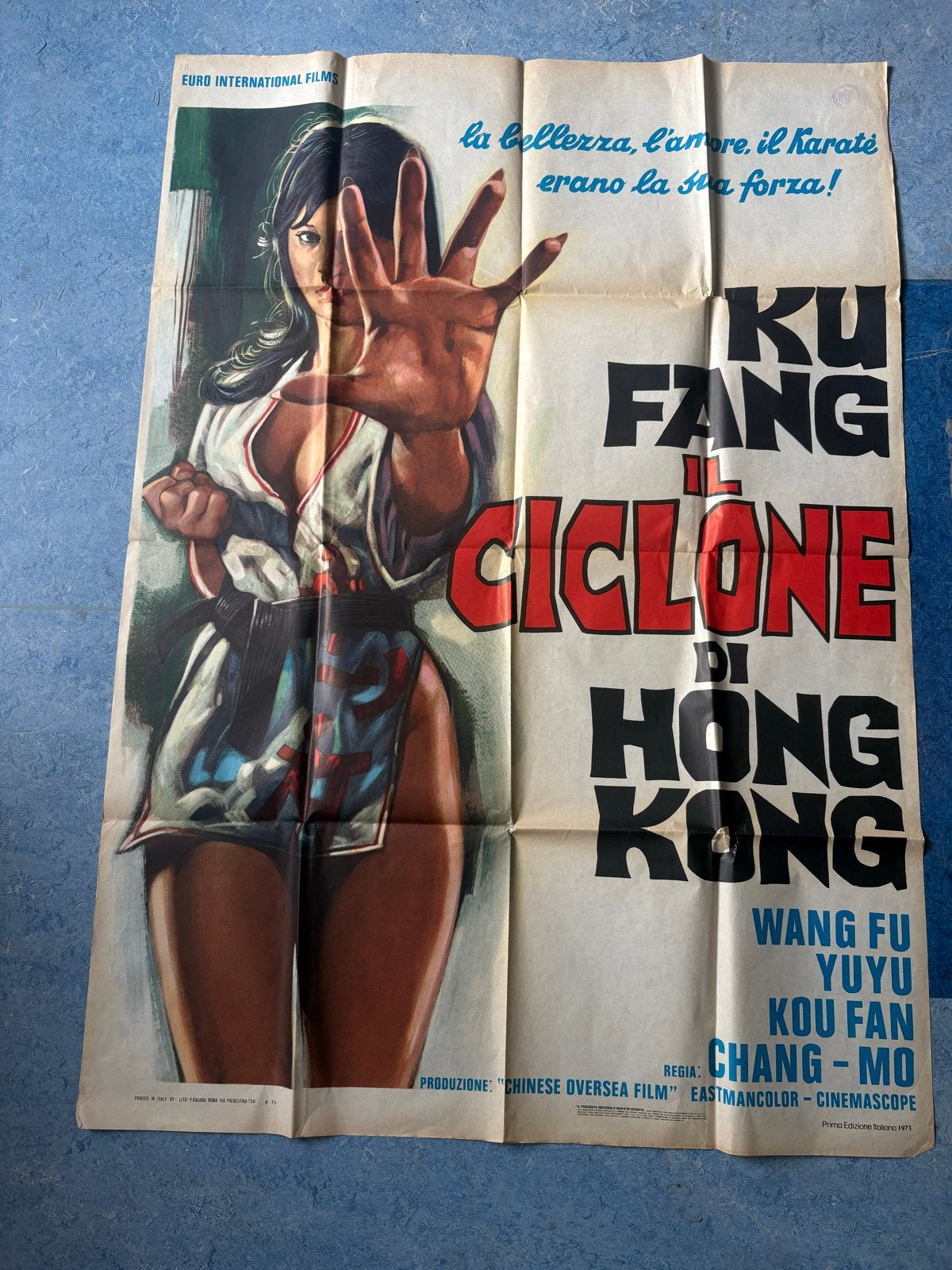 Originele Filmposter Ku Fang Il Ciclone Di Hong Kong, Deurposter of groter, Ophalen of Verzenden, Film en Tv, Rechthoekig Staand