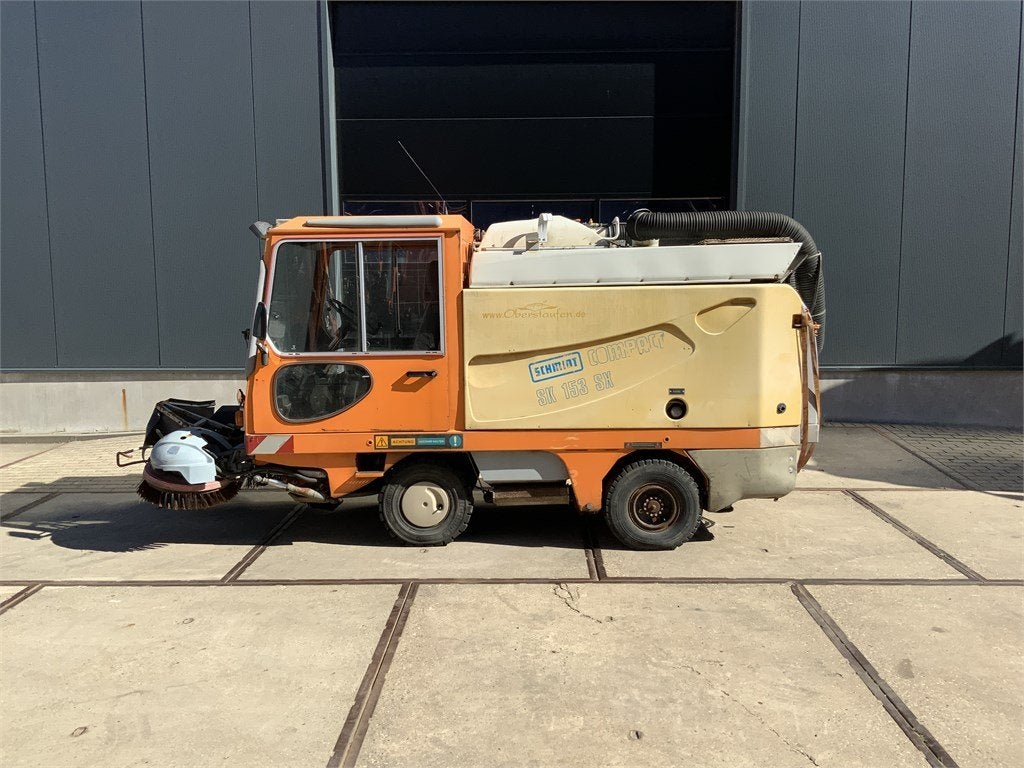 Schmidt SK 153 SX (bj 1996), Zakelijke goederen