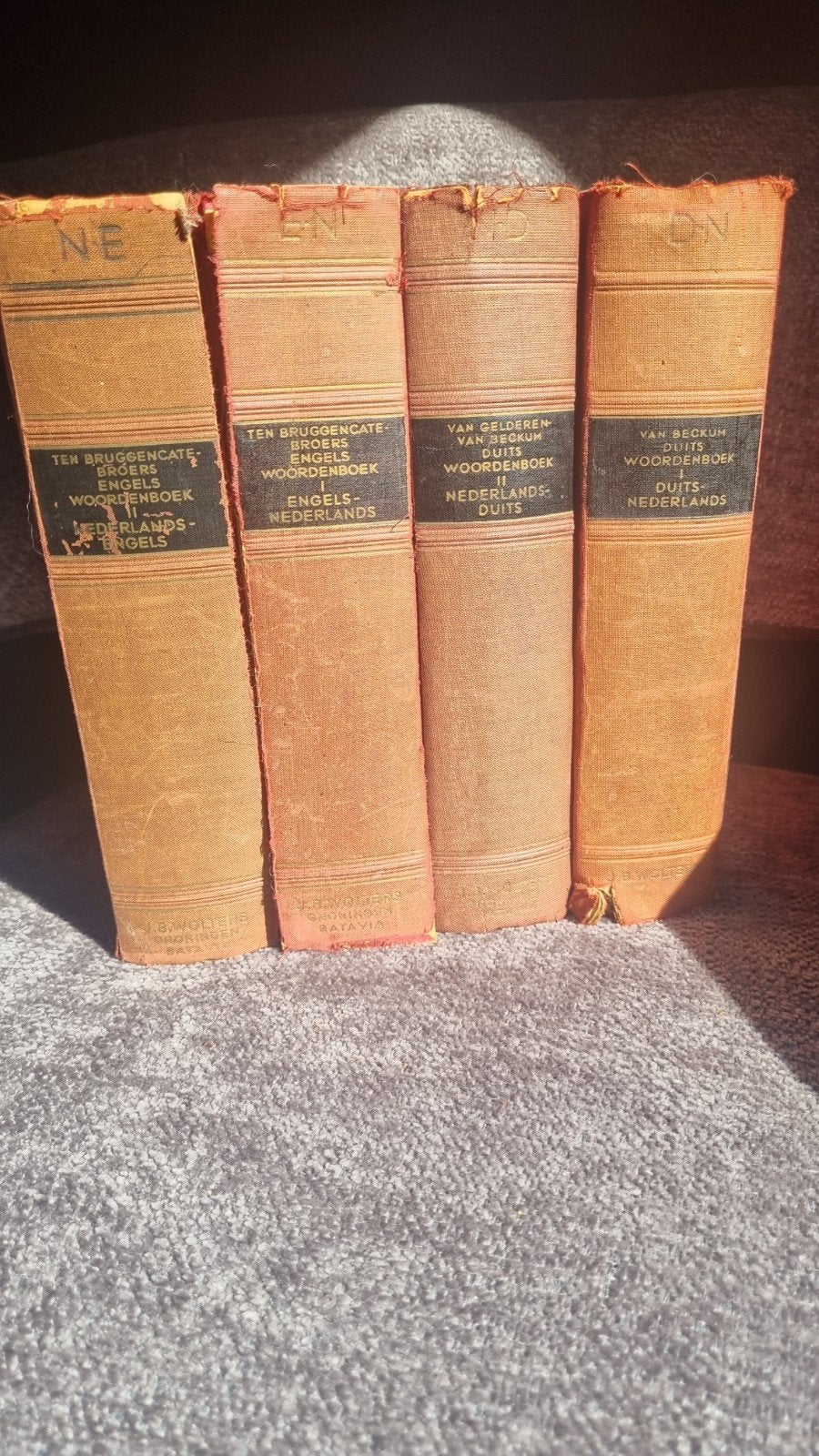 Oude Woordenboeken: Engels-Nederlands & Nederlands-Duits, Ophalen