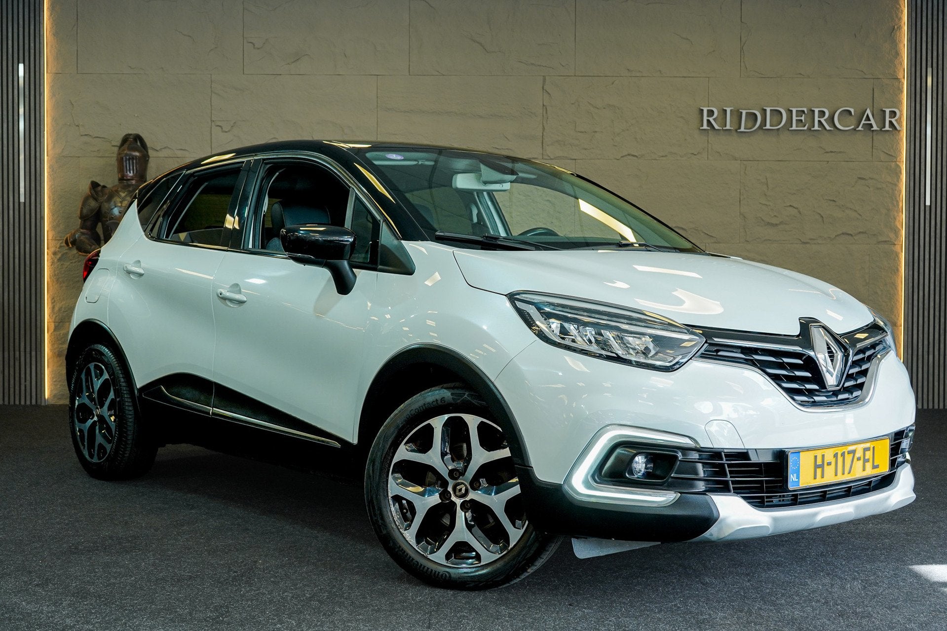Renault Captur 1.2 TCe Intens|GARANTIE|AUTOMAAT|TREKHAAK|CRU, Auto's, Gebruikt, 4 cilinders, 635 kg, Wit