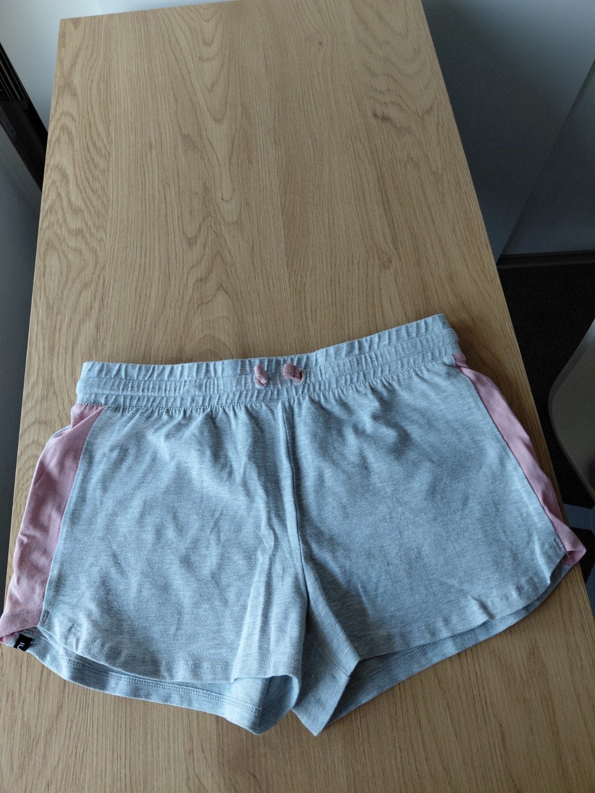 als nieuw sportbroek Decathlon draagmaat 152 grijs roze 1 eu, Meisje, Sport- of Zwemkleding, Decathlon, Ophalen of Verzenden