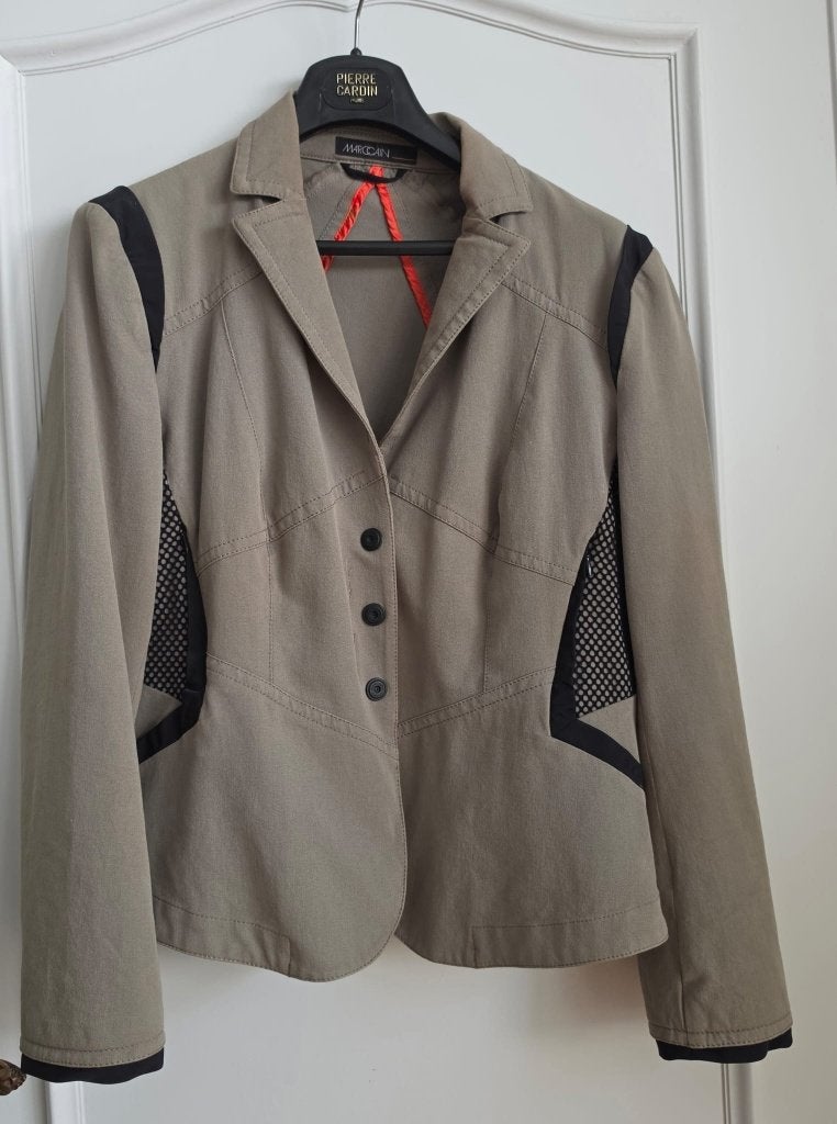 Marc Cain blazer maat 42, Kleding | Dames, Jasjes, Kostuums en Pakken, Zo goed als nieuw, Jasje, Maat 42/44 (L), Overige kleuren