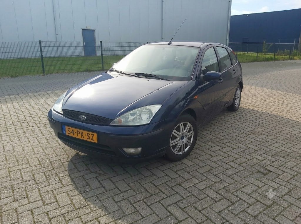 Ford Focus 1.6-16V Futura | NAP | Leder | €1700, Auto's, 1596 cc, 101 pk, 4 cilinders, Leder