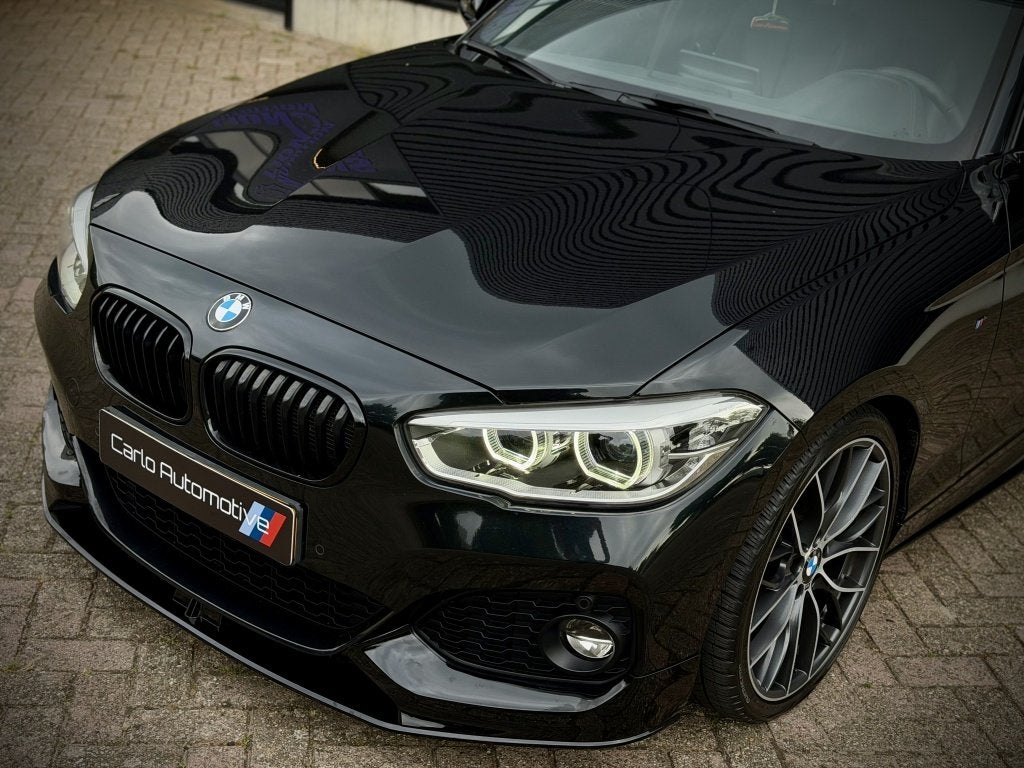 BMW 1-serie 118i M-PERFORMANCE LEDER|HiFi|CARPLAY|19'' M|LED, 136 pk, Gebruikt, Zwart, Bedrijf