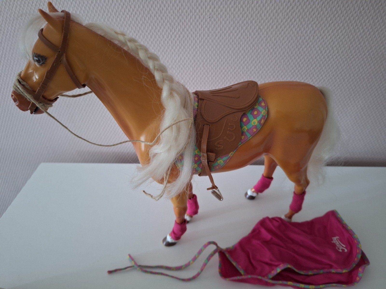 Te koop: barbiepaard showjumping van het merk Sindy, Ophalen of Verzenden, Gebruikt, Barbie