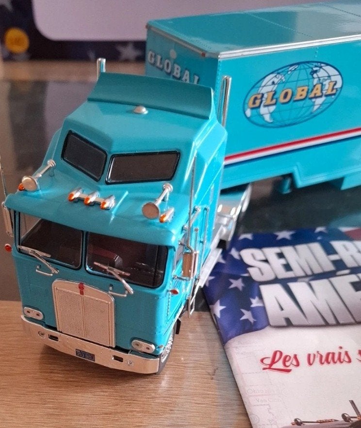 Kenworth K100 Aerodyne 1980 met trailer 1:43 in orig. verp., Hobby en Vrije tijd, Modelauto's | 1:43, Ophalen of Verzenden, Nieuw