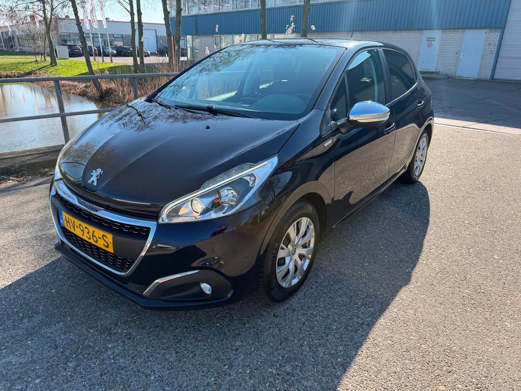 Peugeot 208 1.2 PureTech Urban Soul!2016!Airco!PDC!Navi!Trek, Voorwielaandrijving, Gebruikt, 1199 cc, 23 km/l