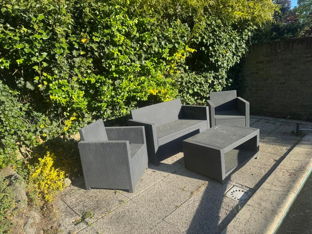 Tuinset (bank + 2 stoelen + tafel), Ophalen