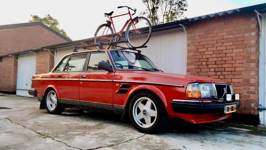 Volvo 240 rechter voorscherm, voor spatbord rechts, Ophalen, Gebruikt, Rechts, Spatbord