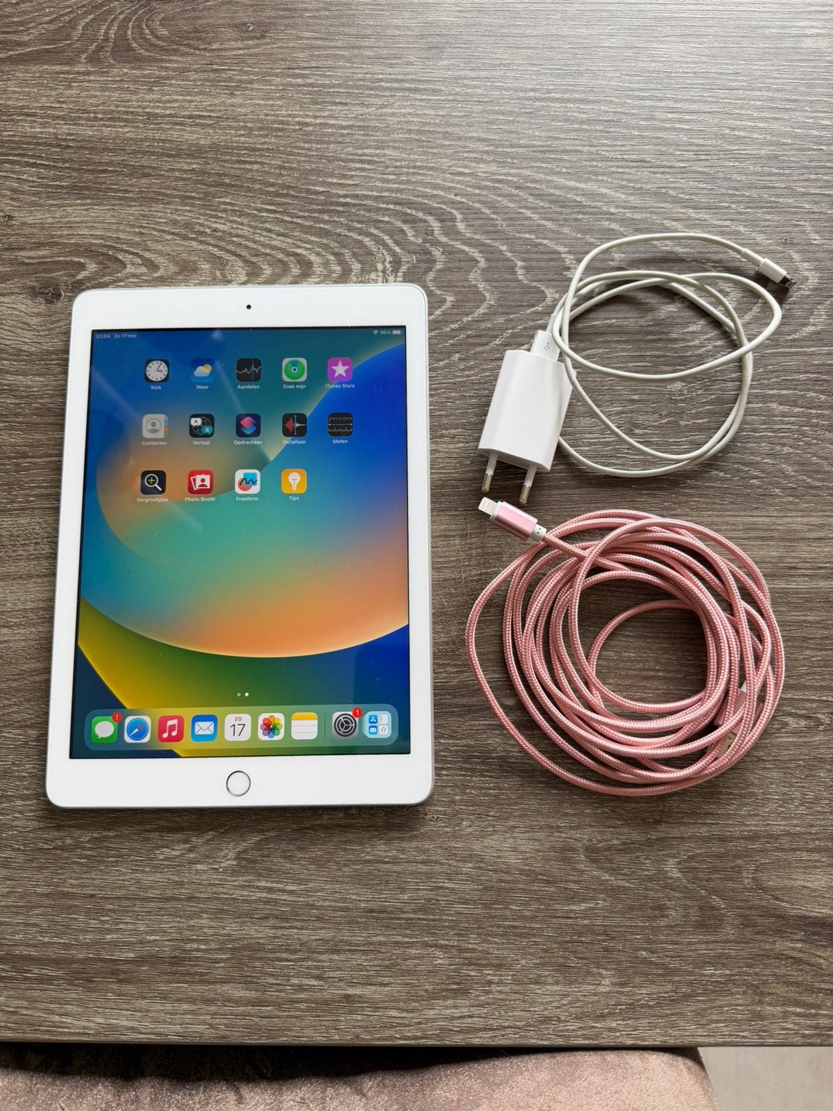 Apple ipad 5e generatie wit 32gb, Computers en Software, Apple iPads, Gebruikt, Apple iPad, Wi-Fi, 10 inch, 32 GB, Wit, Ophalen