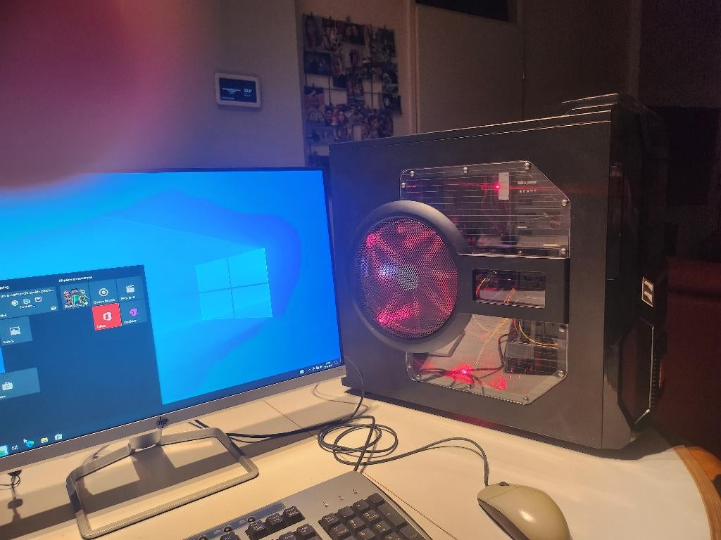 X-Titus desktop met PC I3770, 12 GB DDR3, Radeon 8GB, Met monitor, Gebruikt, Verzenden, 8 GB