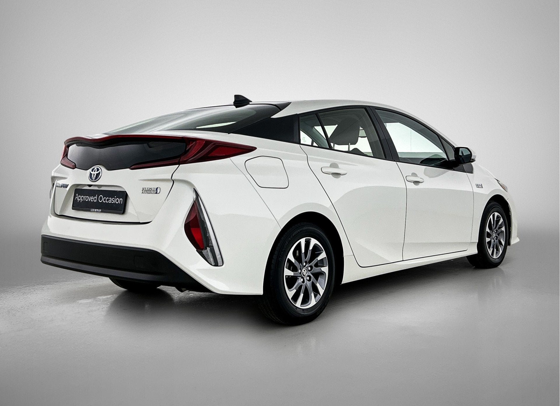 Toyota Prius 1.8 Plug-in Dynamic | BTW Voertuig | Stoelverwa, Auto's, 12 maanden, Gebruikt, 4 cilinders, 1505 kg