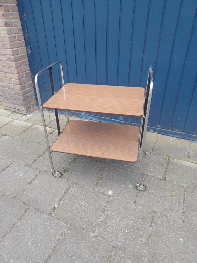 Vintage serveerwagen., Ophalen