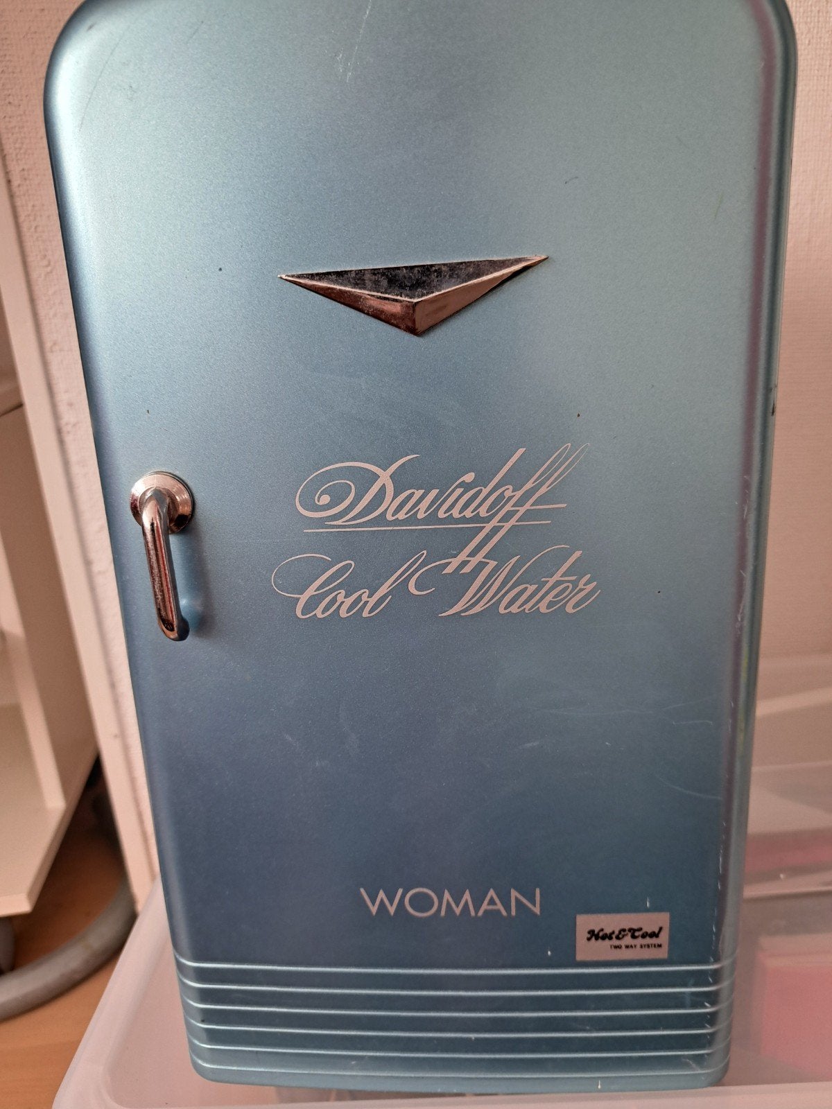 Davidoff Cool Water Woman mini koelkastje - Collectors item, Ophalen of Verzenden, Minder dan 75 liter, Zonder vriesvak, Gebruikt