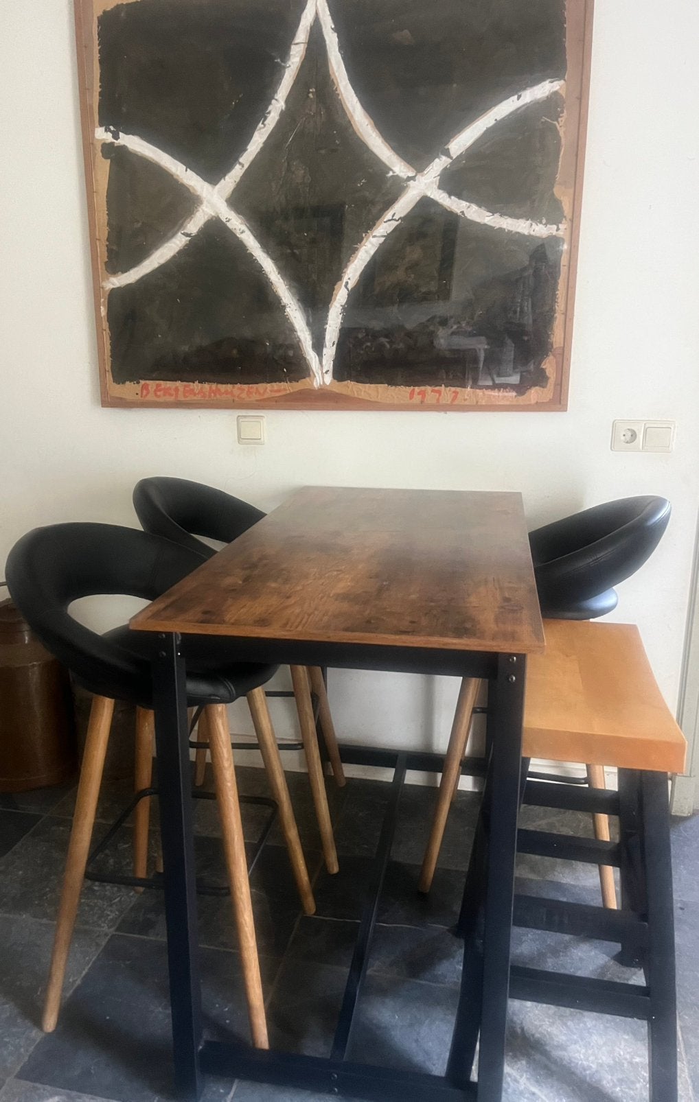 Mangohouten bartafel met 4 barkrukken