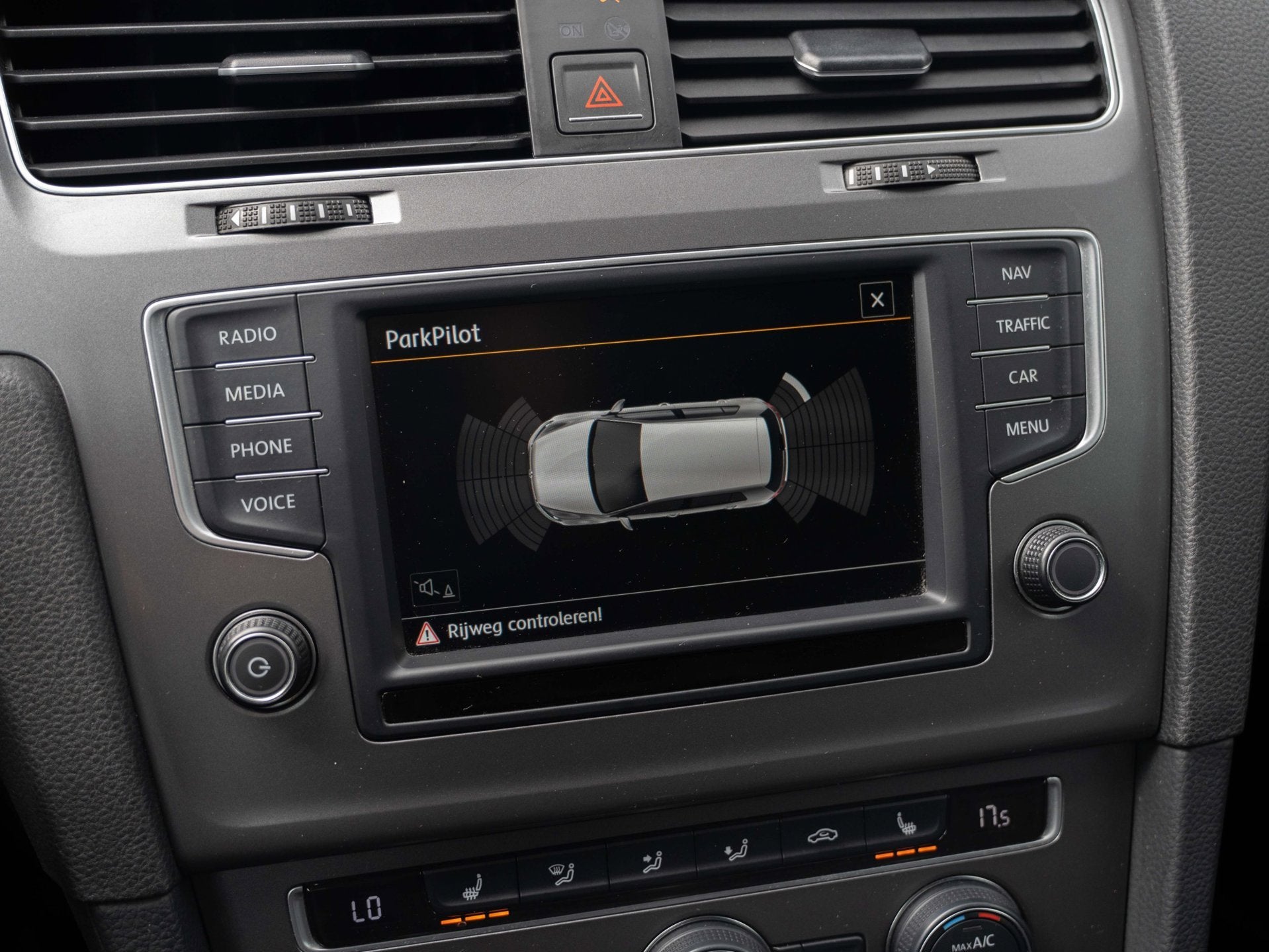 Volkswagen Golf 1.4 TSI ACT Business Edition R Connected | A, Auto's, Voorwielaandrijving, Dealer onderhouden, Gebruikt, Euro 6