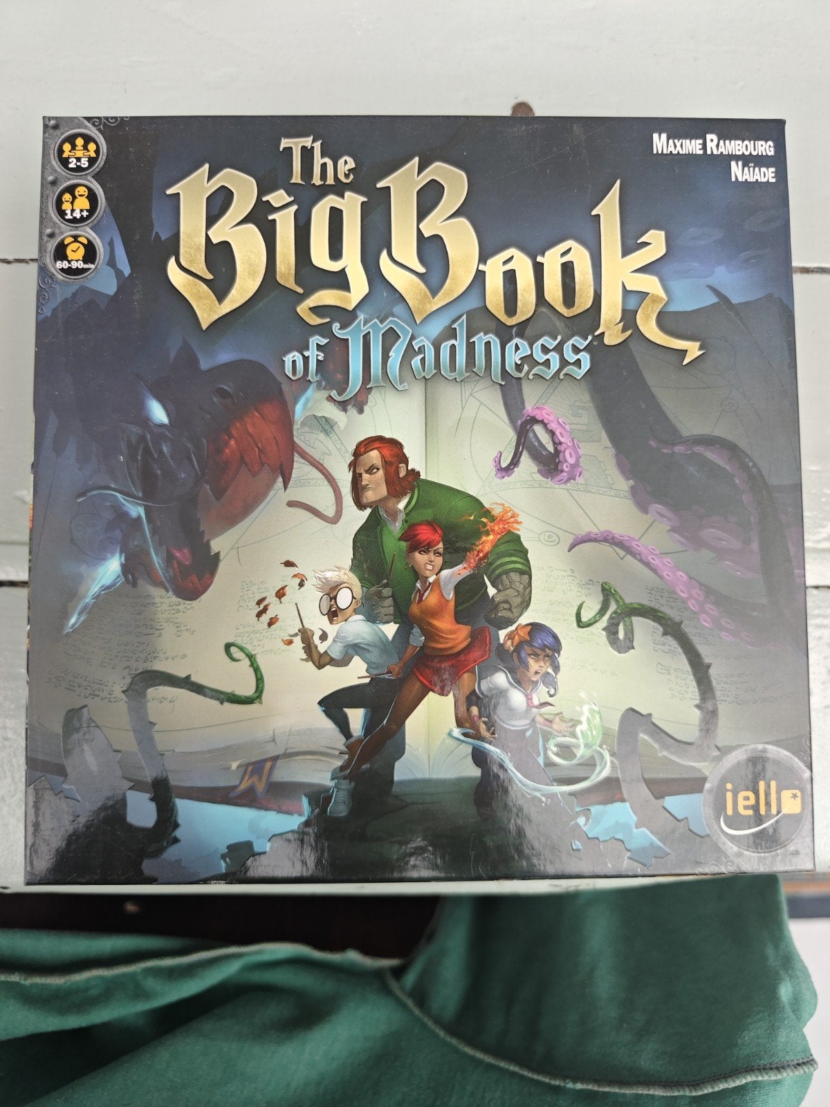 The Big Book of Madness - Coöperatief kaartspel, Vijf spelers of meer, Ophalen of Verzenden, Zo goed als nieuw