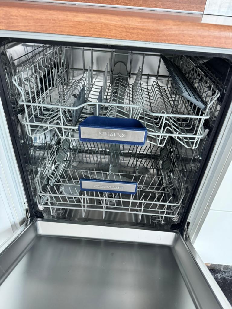 Vaatwasser Siemens, Witgoed en Apparatuur, Vaatwasmachines, Ophalen, Zo goed als nieuw, 85 tot 90 cm
