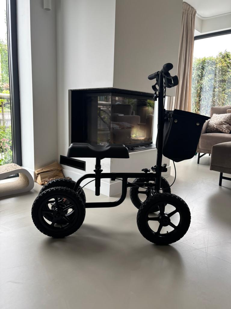 Knie step herstel na voet of been operatie, Ophalen, Zo goed als nieuw