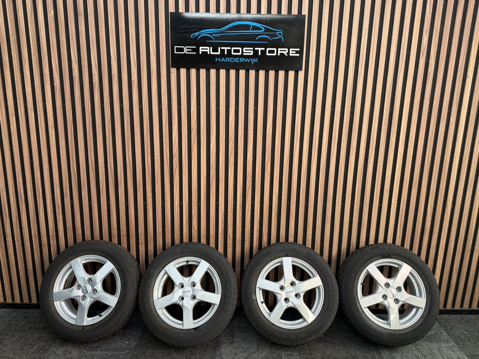 Opel Corsa winterset 15 Inch, Auto-onderdelen, Banden en Velgen, 15 inch, Banden en Velgen, 185 mm, Winterbanden
