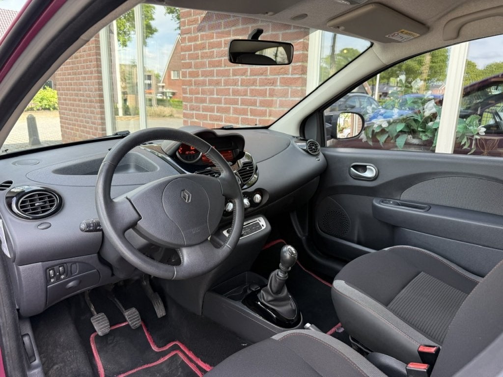 Renault Twingo 1.2 16V Dynamique NIEUWE APK / AIRCO / RIJDT, Auto's, Gebruikt, Zwart, 4 stoelen, Bedrijf