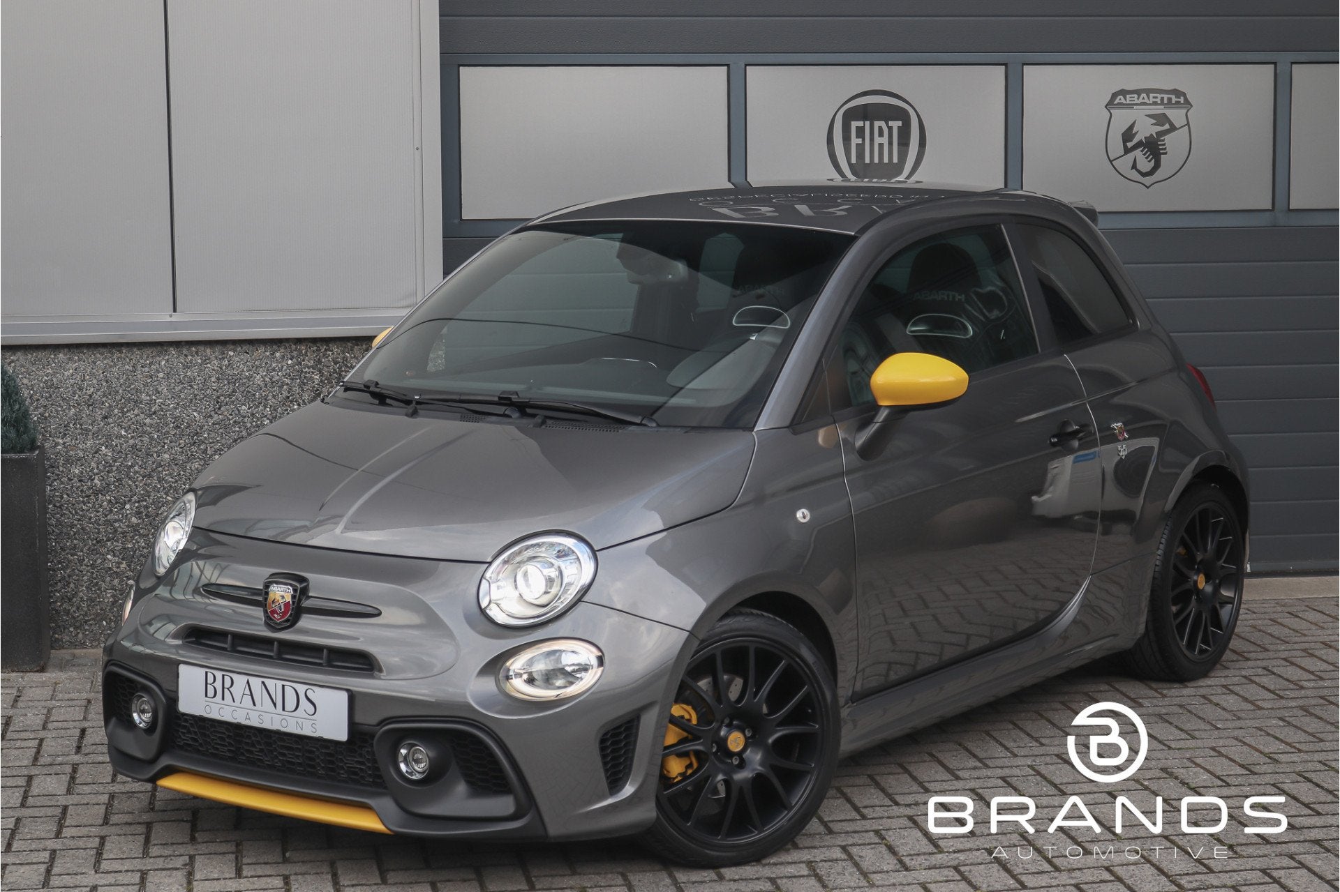 Abarth 595 1.4 T-Jet Pista Vol opties 170PK NL auto Garantie, Auto's, Voorwielaandrijving, 4 cilinders, Met garantie (alle), Bedrijf