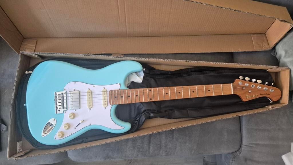 Fazley Sunset Series HSS Stratocaster, Muziek en Instrumenten, Snaarinstrumenten | Gitaren | Elektrisch, Ophalen of Verzenden