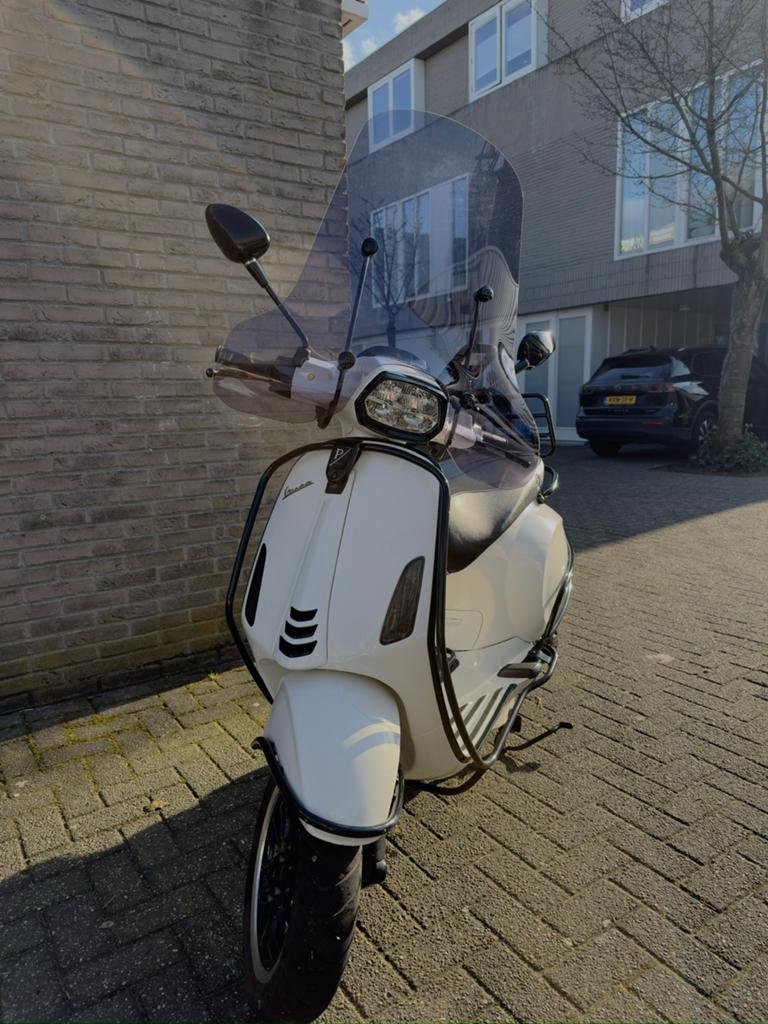 Vespa sprint BIANCO custom, Fietsen en Brommers, Brommers | Vespa, Ophalen, Zo goed als nieuw