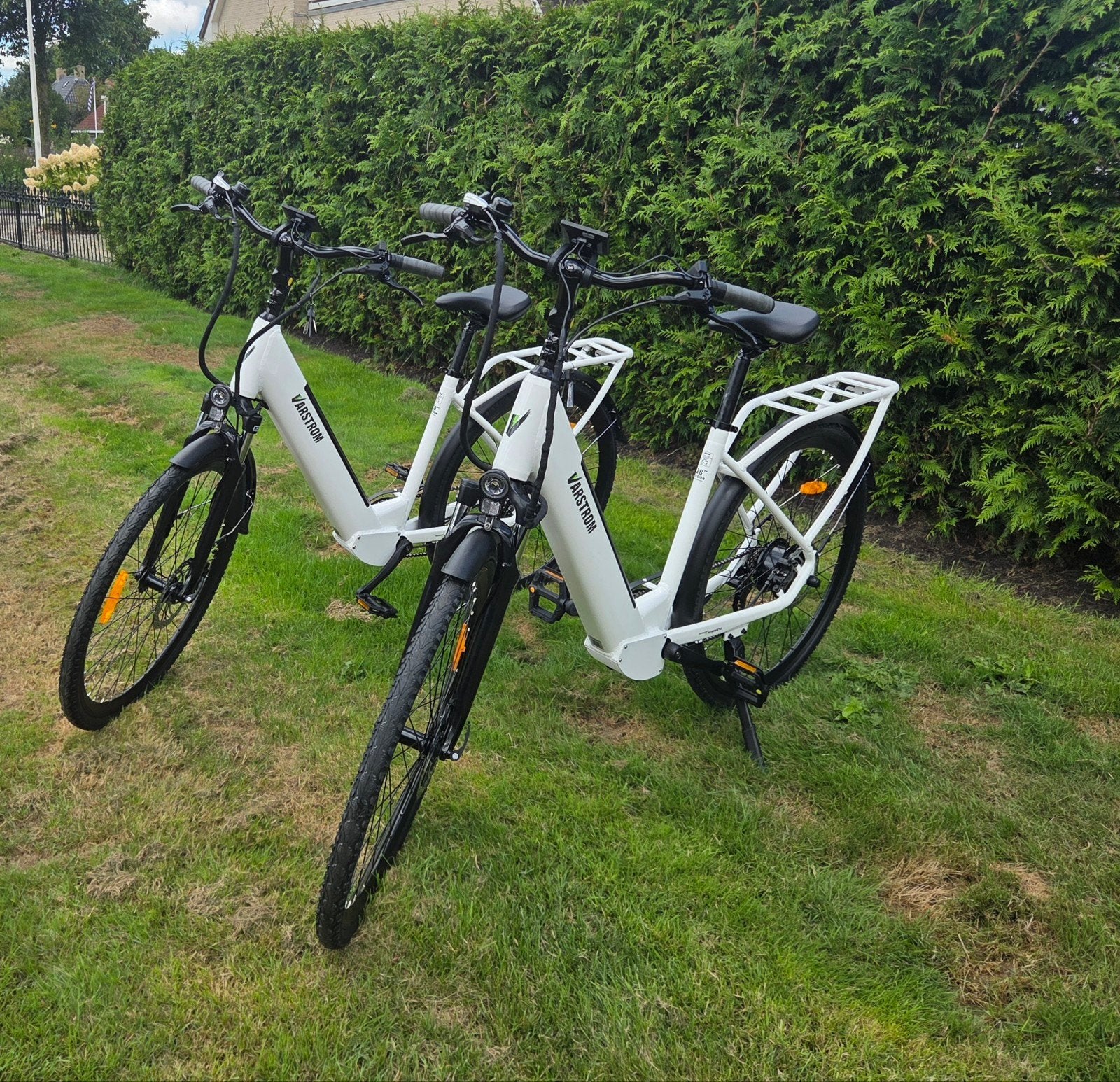 set gloednieuwe electrische fietsen, Nieuw, 47 tot 51 cm, 50 km per accu of meer, Ophalen