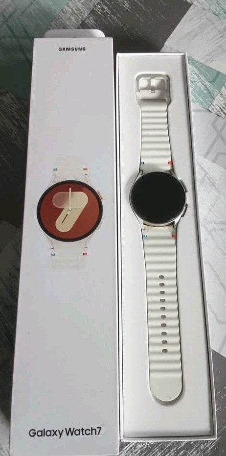 SAMSUNG GALAXY WATCH 7. 40mm. Cream. Nieuwstraat., Hartslag, Wit, Samsung galaxy watch 7 40mm ⌚️, Ophalen of Verzenden