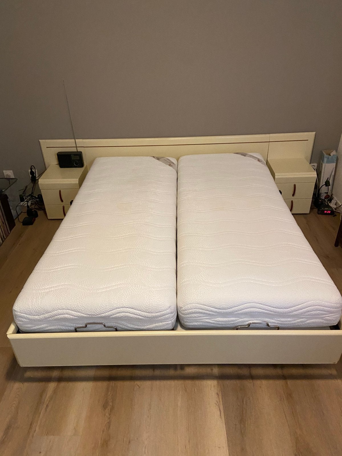 Twee persoonsbed (inclusief electrische lattenbodems)., Huis en Inrichting, Slaapkamer | Bedden, Ophalen, Overige materialen, Overige kleuren