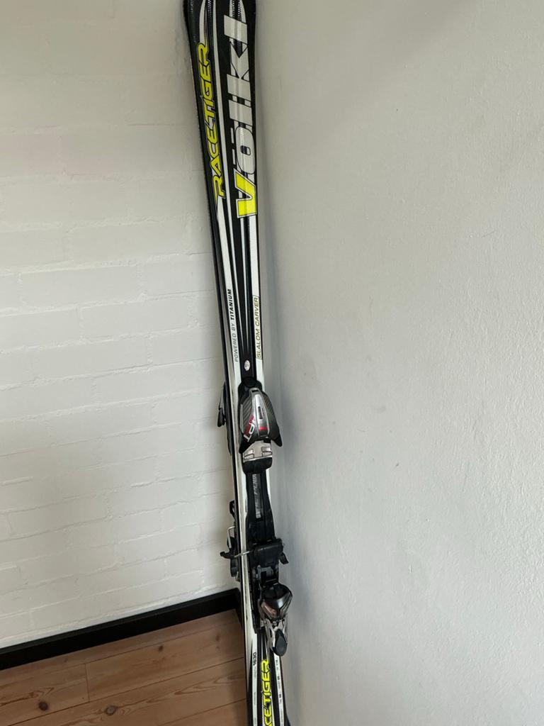 Racetiger VOIKI ski's - 163 cm - Perfect voor carving, 160 tot 180 cm, Gebruikt, Carve, Skiën