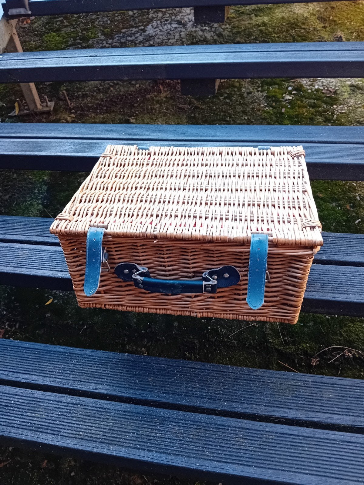 Vintage picknickmand met servies en bestek, Hobby en Vrije tijd, Ophalen, Zo goed als nieuw