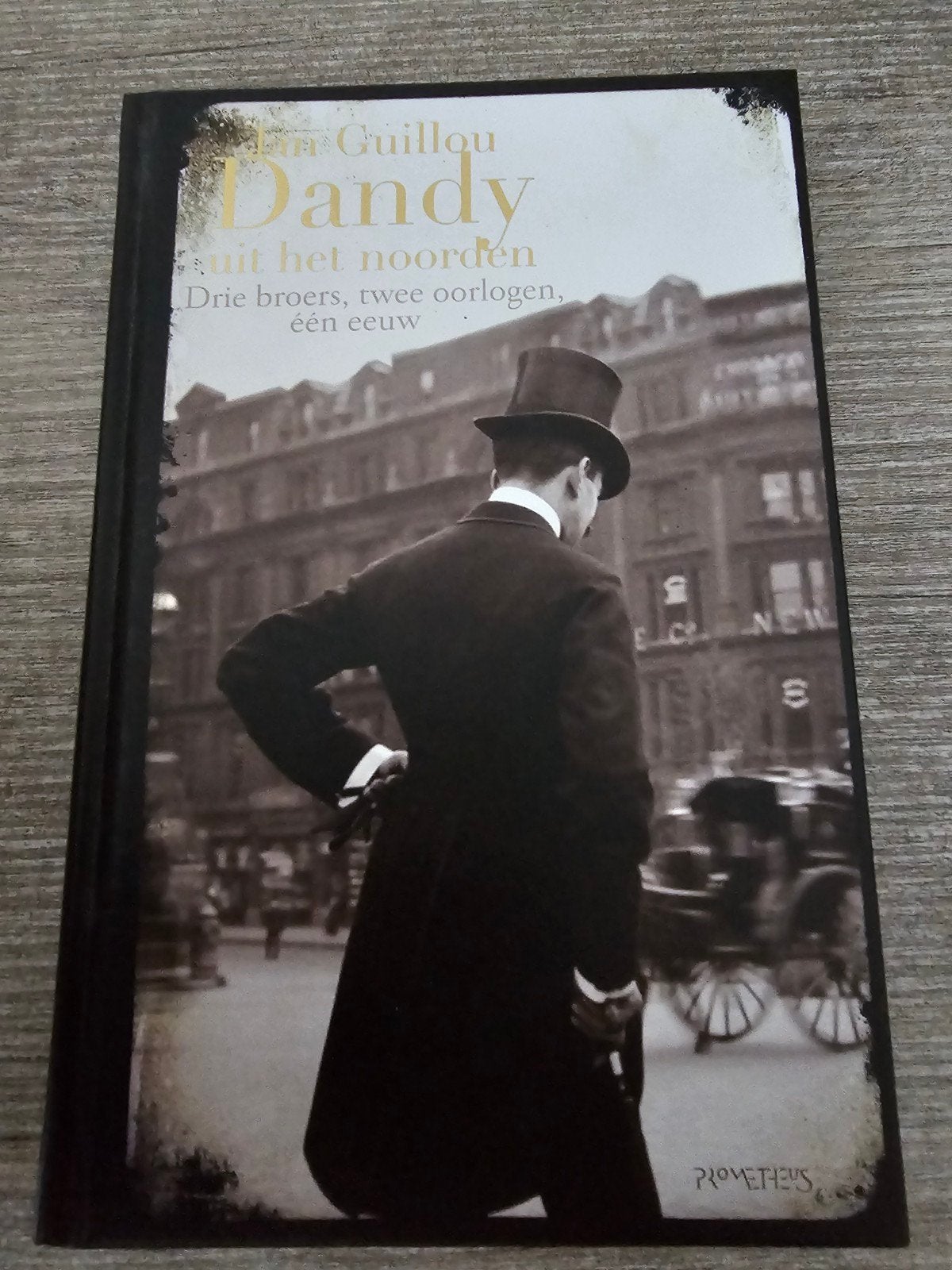 Jan Guillou - Dandy uit het noorden, Boeken, Ophalen of Verzenden, Gelezen, Jan Guillou