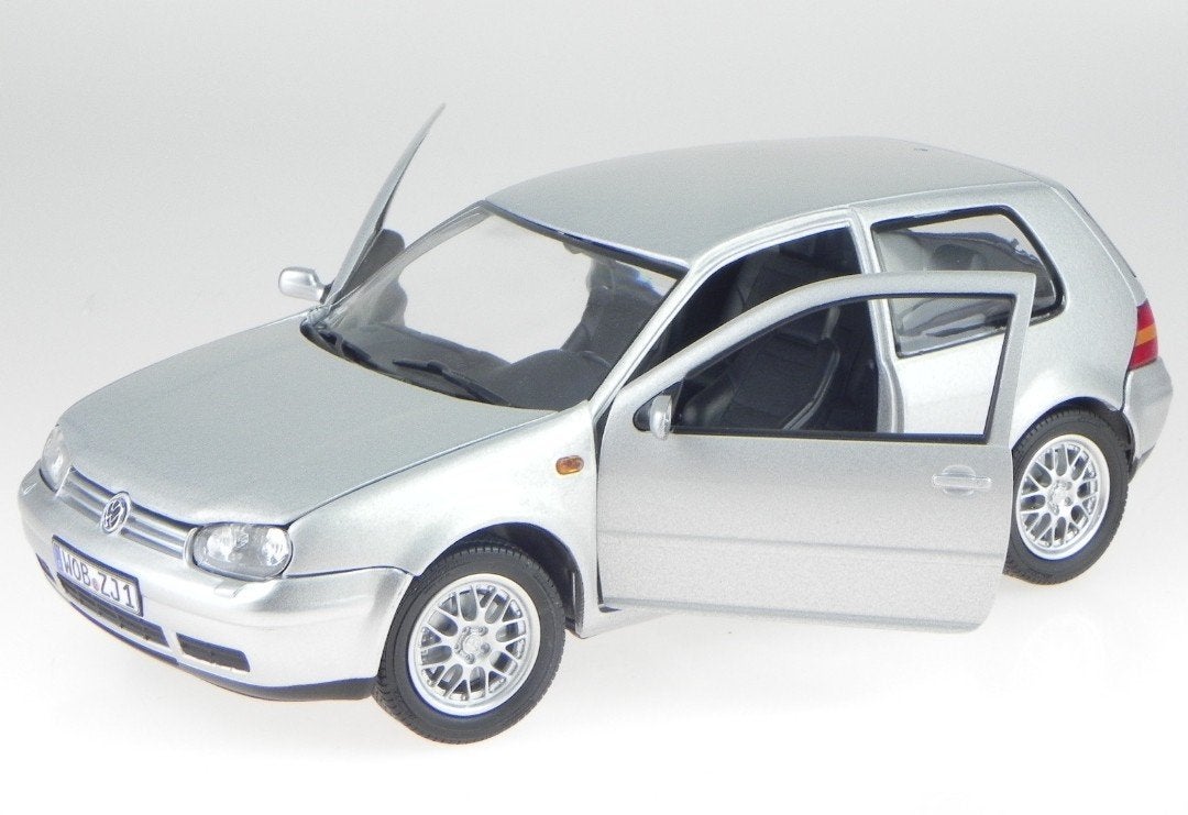 Vw Golf 4 GTi zilver 1:18 Revell., Hobby en Vrije tijd, Ophalen of Verzenden, Nieuw, Auto, Revell