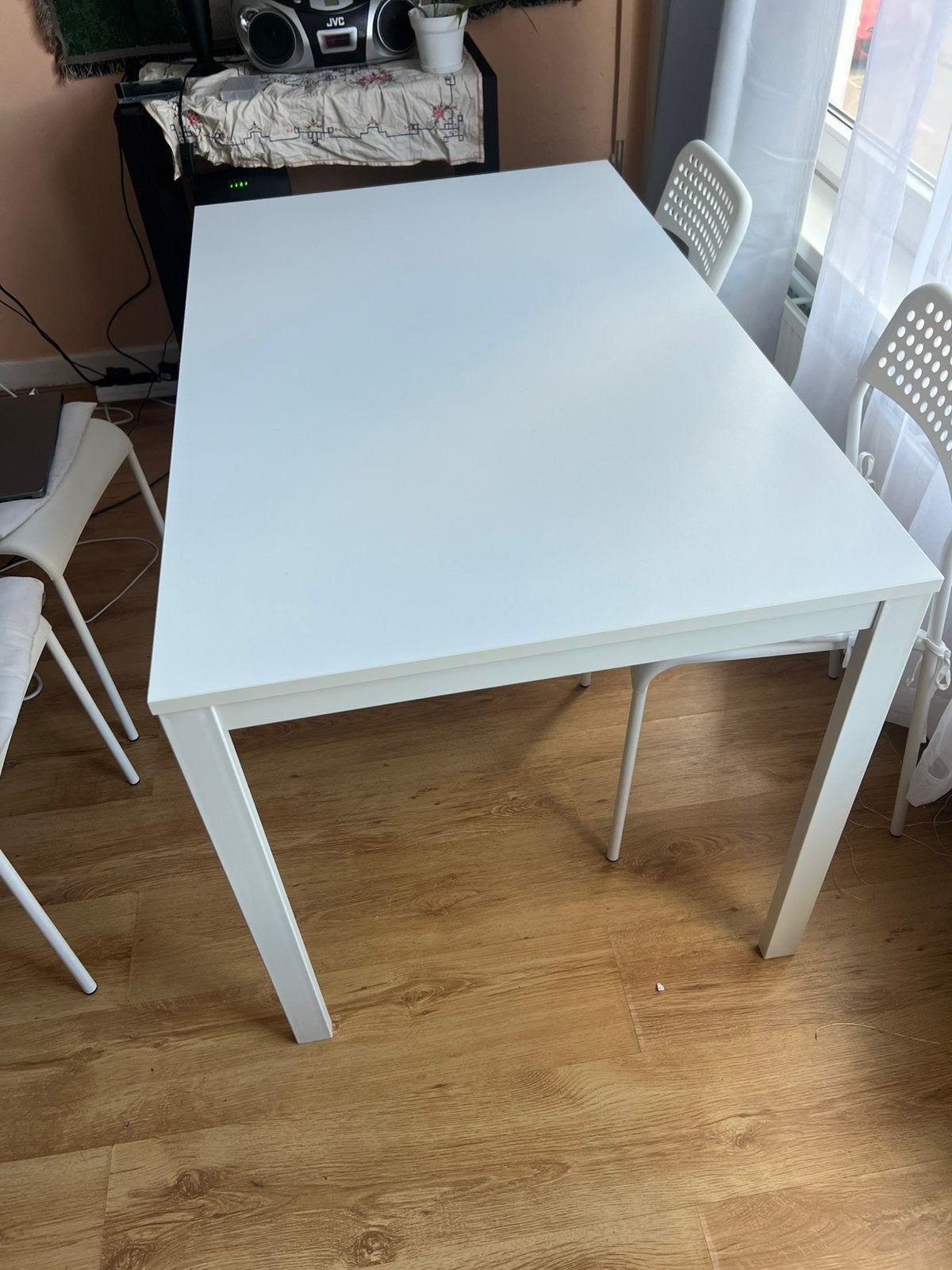 White IKEA table, Ophalen, 100 tot 150 cm, 50 tot 100 cm, Zo goed als nieuw