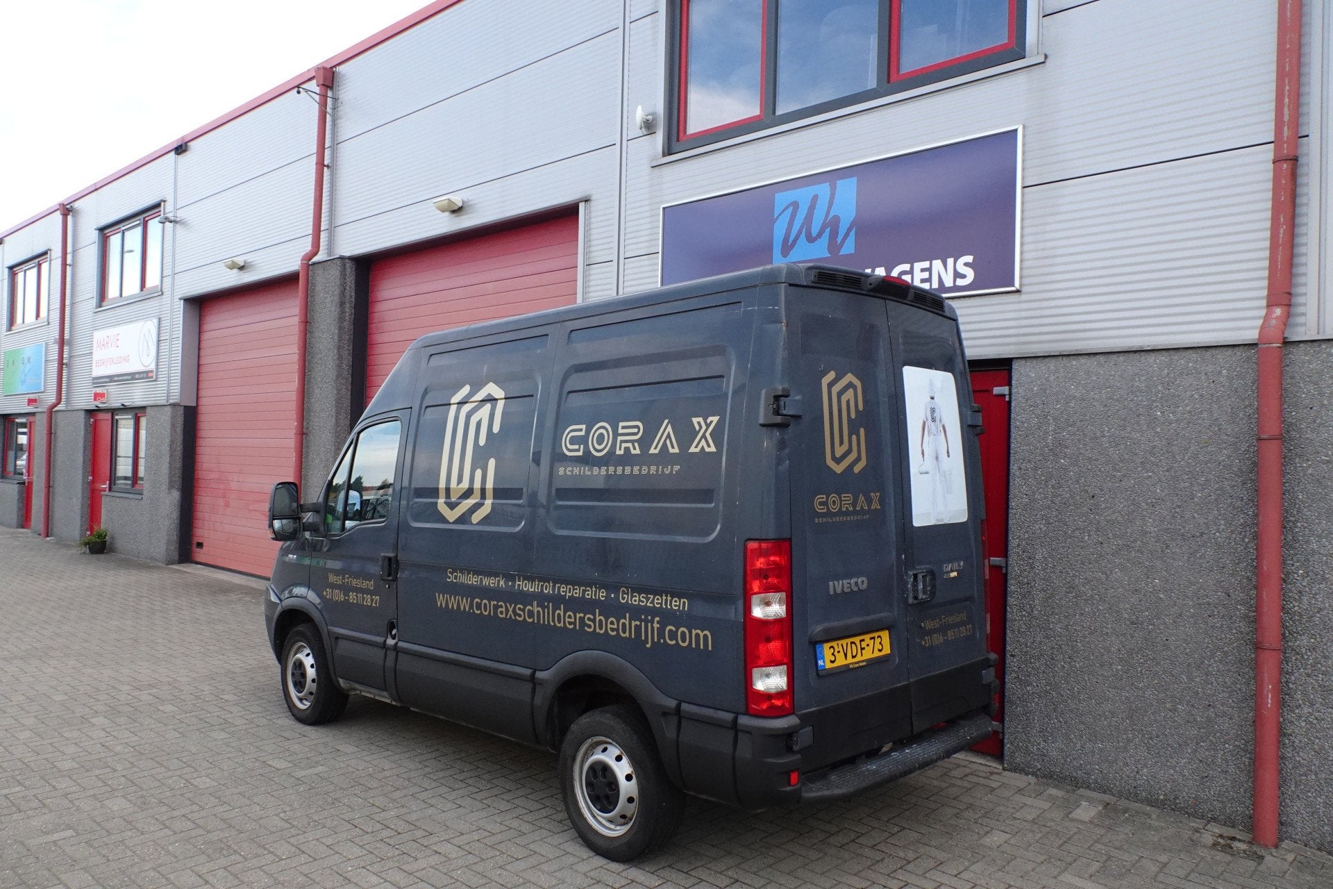 Iveco Daily 29 L 12V 300 H2 L1 (bj 2009), Auto's, Gebruikt, Zwart, Iveco, 116 pk