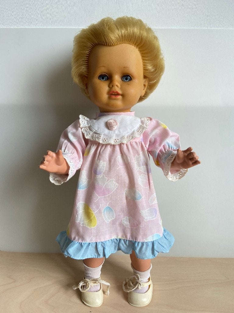 Vintage Schildpad Pop met geluid  45 cm, Verzamelen, Poppen, Ophalen of Verzenden, Gebruikt, Pop