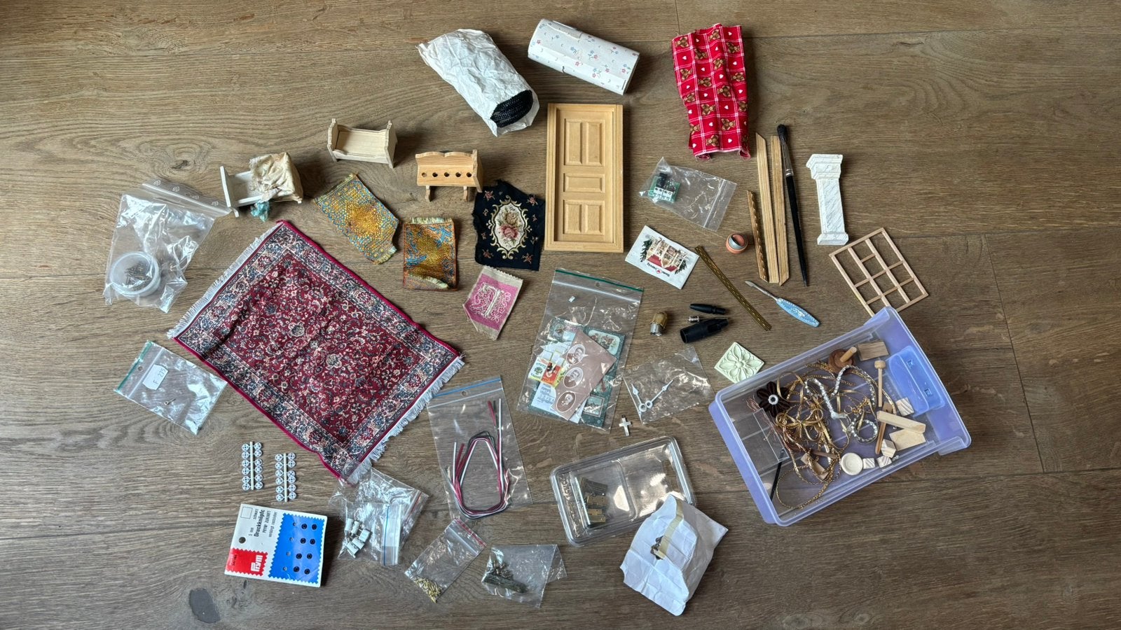 Miniatuur spullen voor aankleding poppenhuis, Ophalen of Verzenden, Zo goed als nieuw