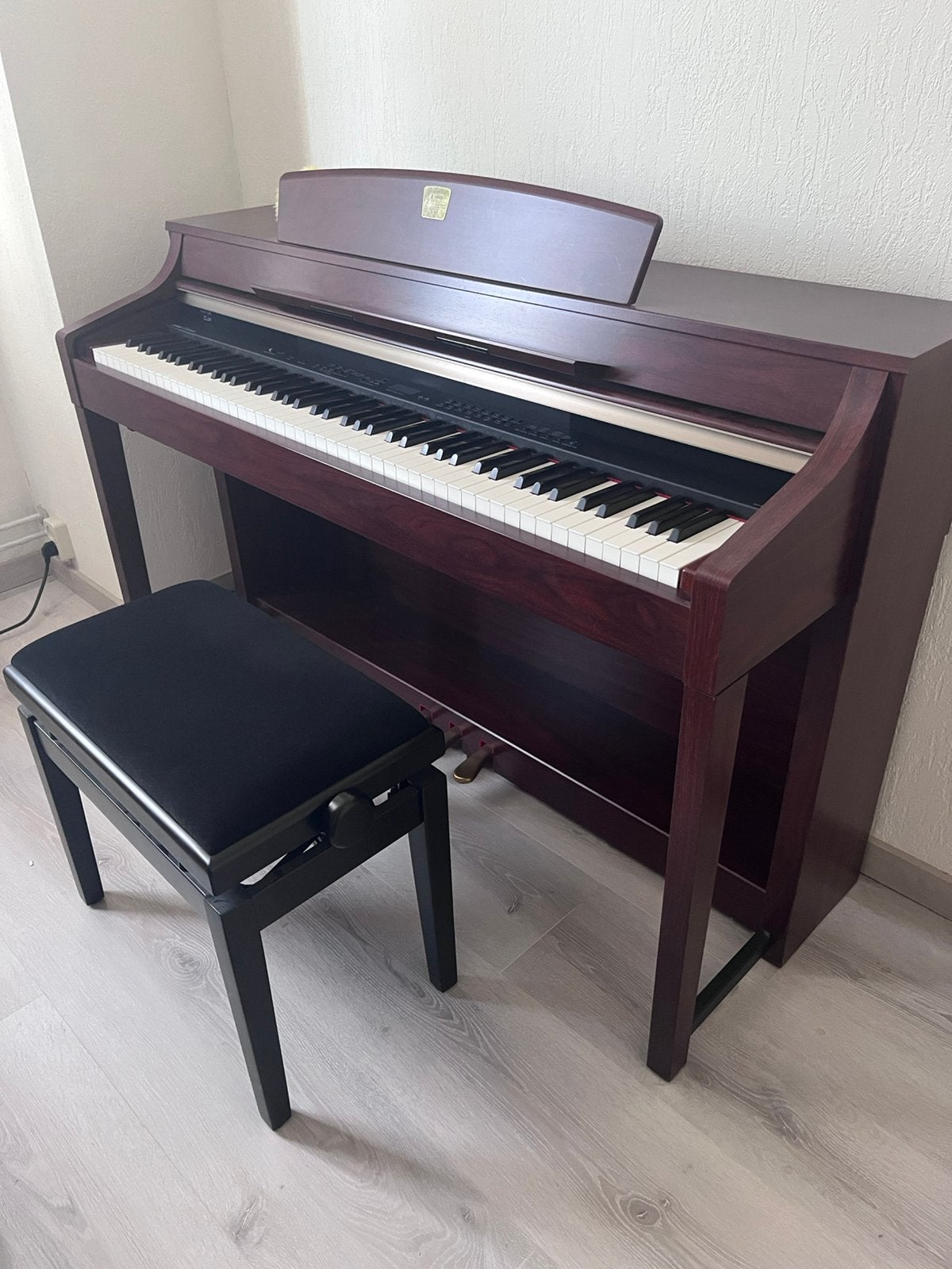 Yamaha electrische piano Clavinova CLP 370, Muziek en Instrumenten, Piano's, Ophalen, Bruin, Digitaal, Zo goed als nieuw